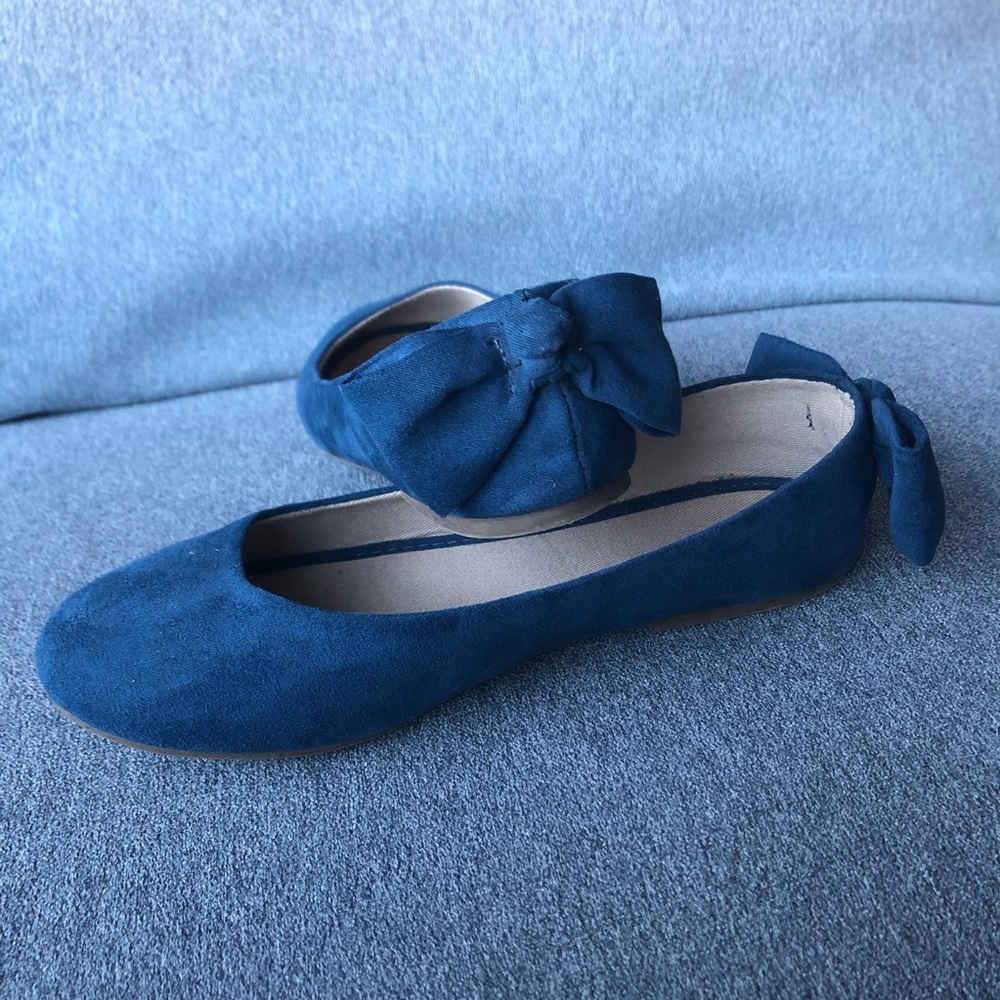 Old Navy ~ Ballet Flats with Bow ~ Girls Size 2